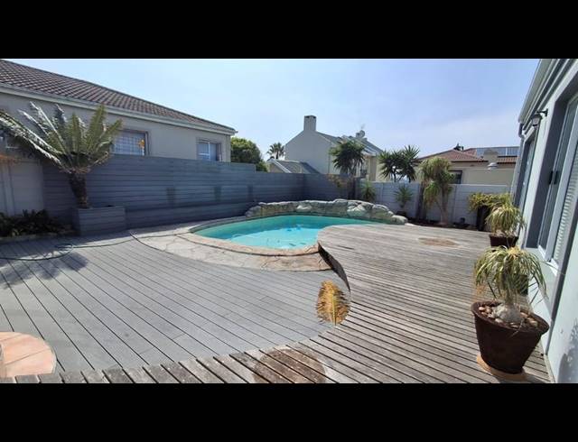 4 BEDROOM PROPERTY TO RENT IN WEST BEACH